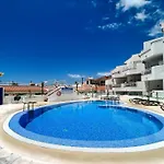 Modern Apartment, Heated Pool & 2 Terraces Apartman Los Cristianos