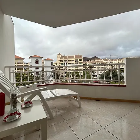 Appartement Modern Apartment, Heated Pool & 2 Terraces
