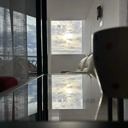 Modern Apartment, Heated Pool & 2 Terraces Appartement *