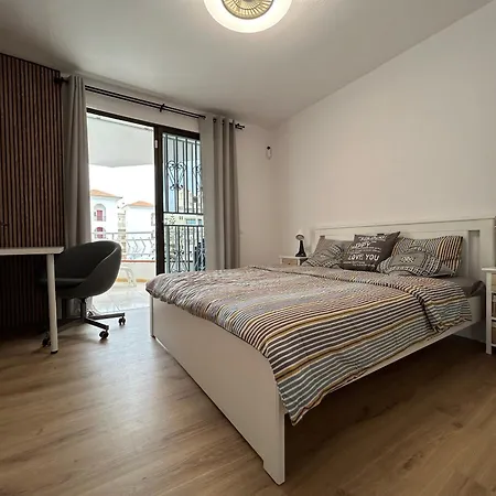 Appartement Modern Apartment, Heated Pool & 2 Terraces