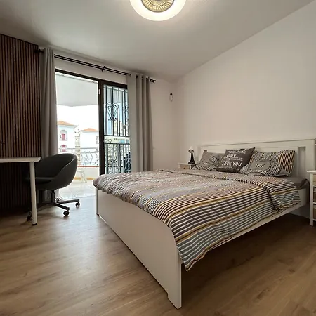 Lägenhet Modern Apartment, Heated Pool & 2 Terraces