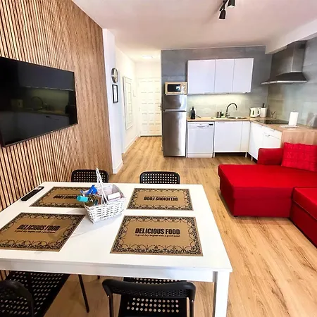Modern Apartment, Heated Pool & 2 Terraces Lägenhet