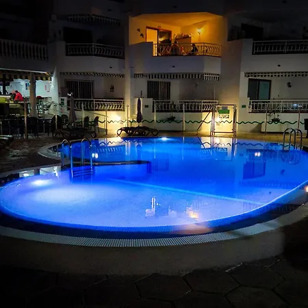 Modern Apartment, Heated Pool & 2 Terraces Appartement *