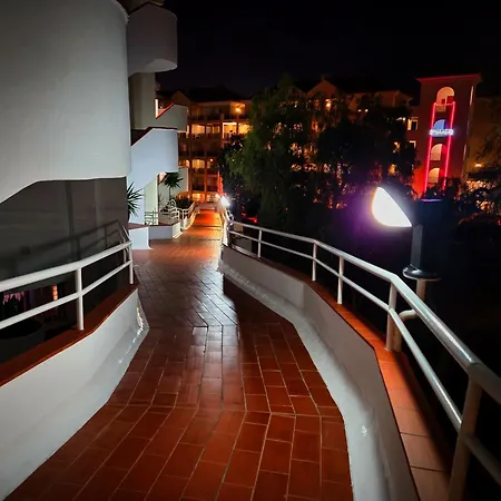 Modern Apartment, Heated Pool & 2 Terraces Apartmán *