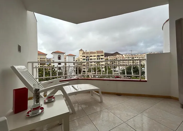 Apartmán Modern Apartment, Heated Pool & 2 Terraces