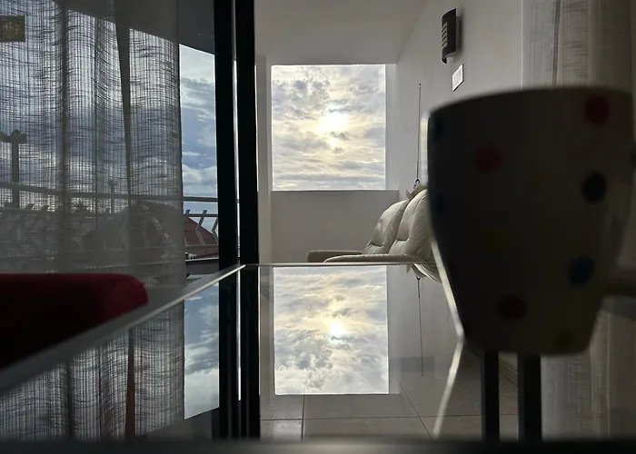 Modern Apartment, Heated Pool & 2 Terraces Apartmán *