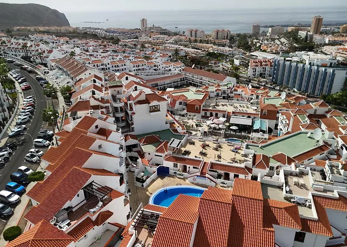 Apartmán Modern Apartment, Heated Pool & 2 Terraces Los Cristianos (Tenerife)