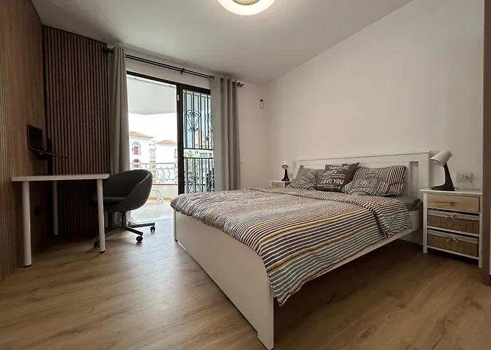 Apartmán Modern Apartment, Heated Pool & 2 Terraces