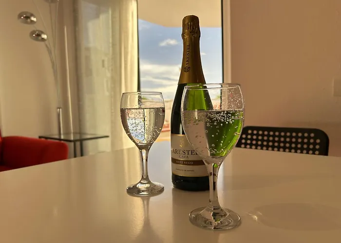 Modern Apartment, Heated Pool & 2 Terraces Apartmán *