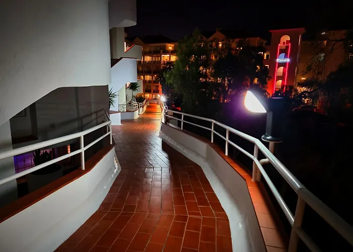 Modern Apartment, Heated Pool & 2 Terraces Apartmán *
